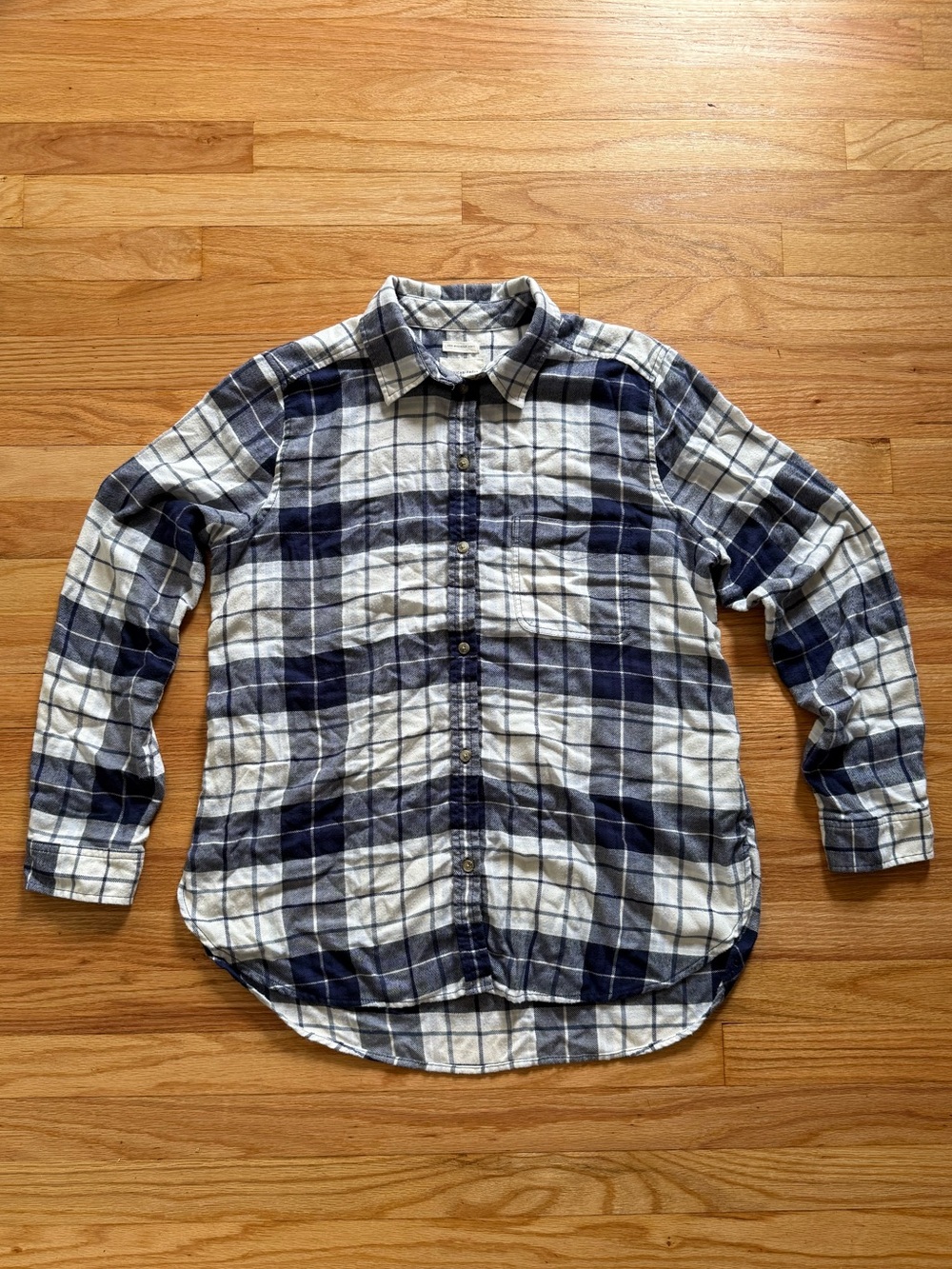 American Eagle Outfitters Navy and White Plaid Button-Down Shirt L